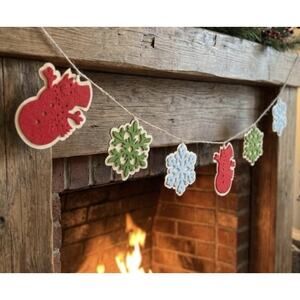 Felt Wooden Garland‎ 6.5 Ft. Christmas Mantel Tree Holiday Cottage Decor Style
